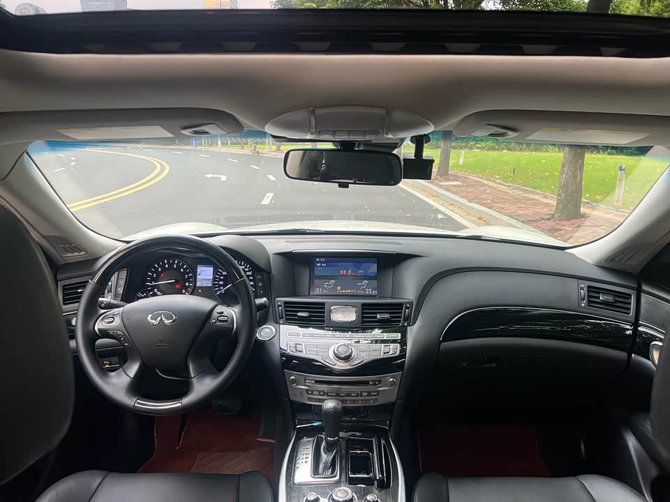 Infiniti Q70 Infiniti Q70