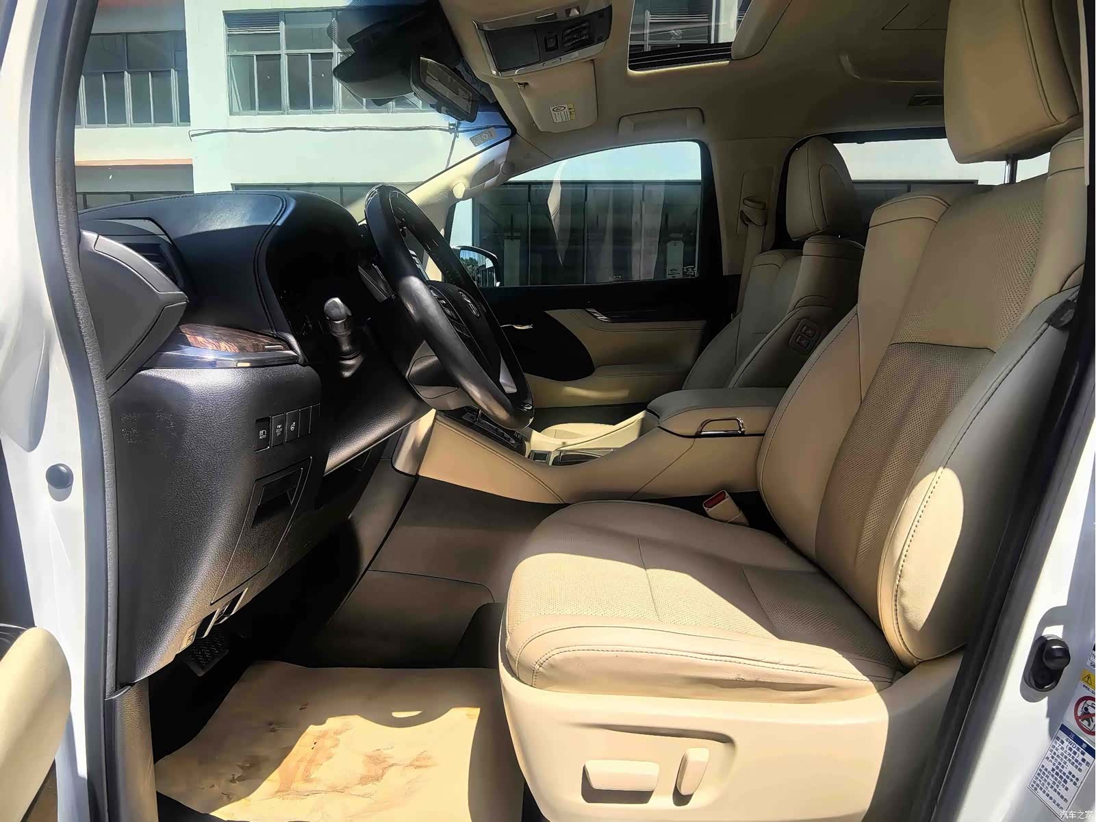 Toyota Alphard, 2019 13