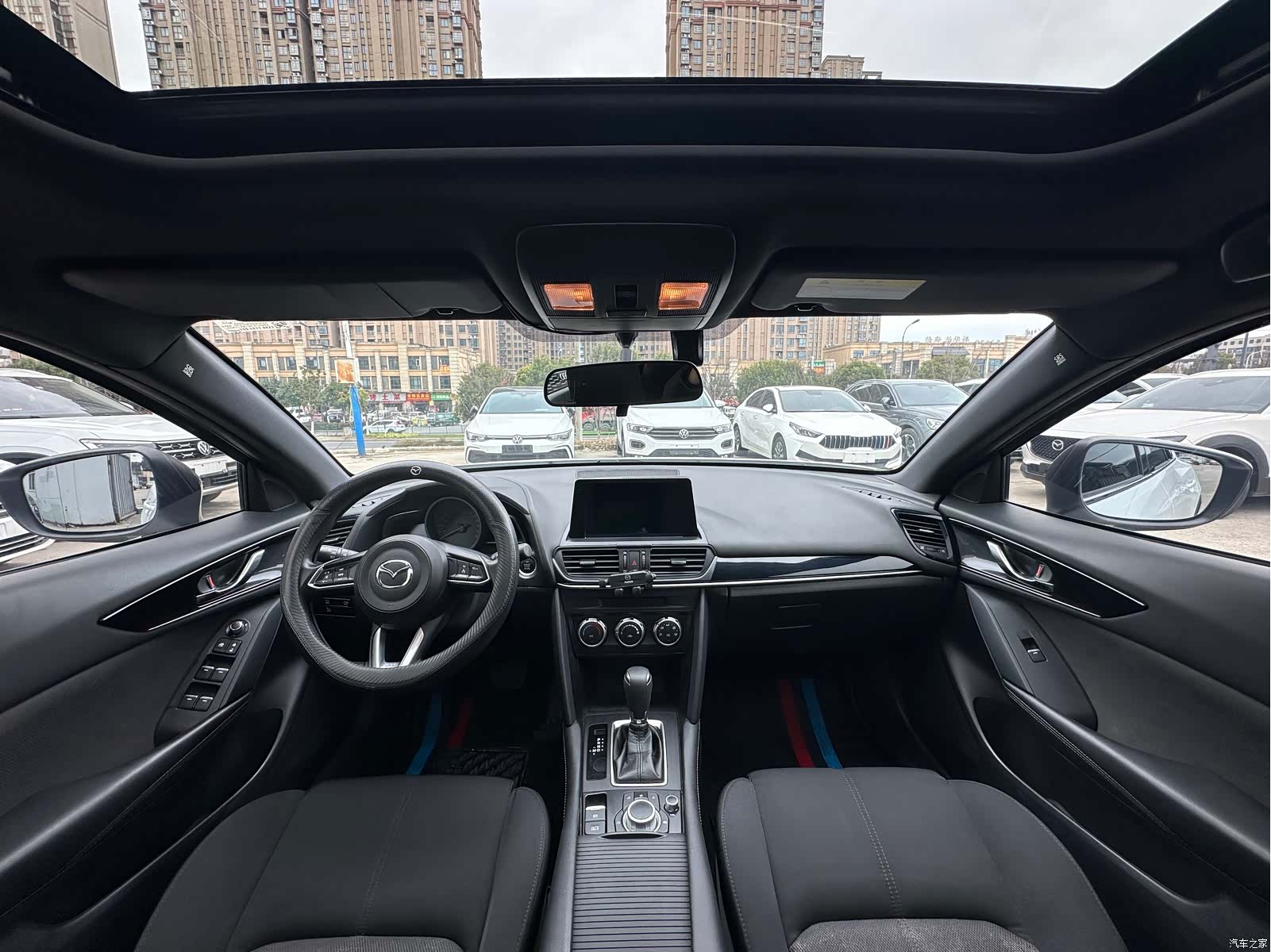 Mazda CX-4, 2023 все фото