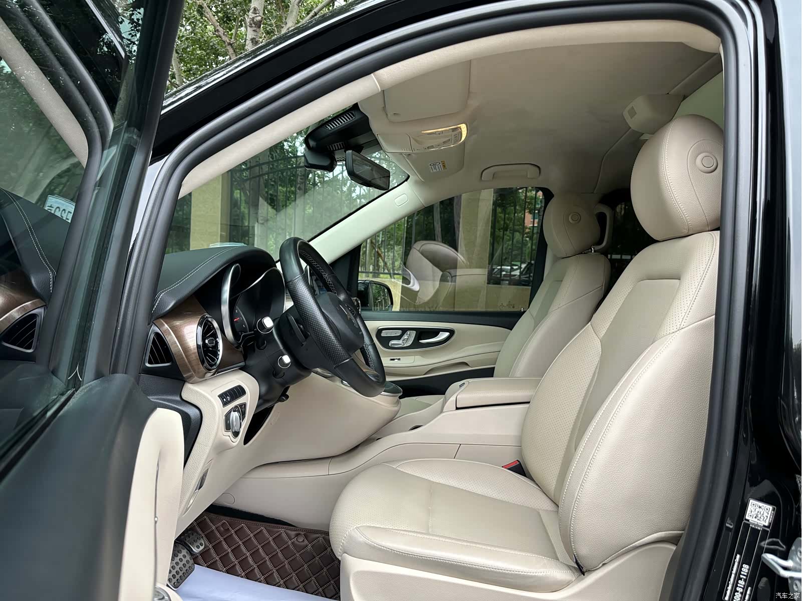 Mercedes-Benz V-Class, 2022 6