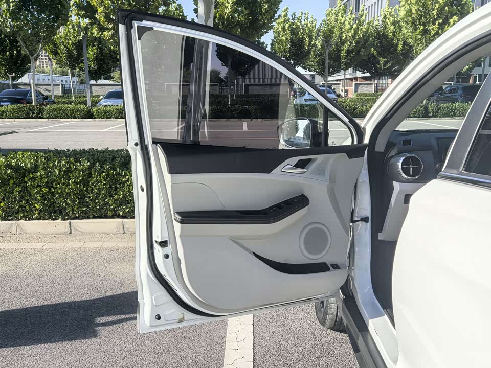 BYD Yuan Pro BYD Yuan Pro