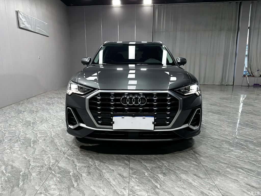 Audi Q3, 2022 4
