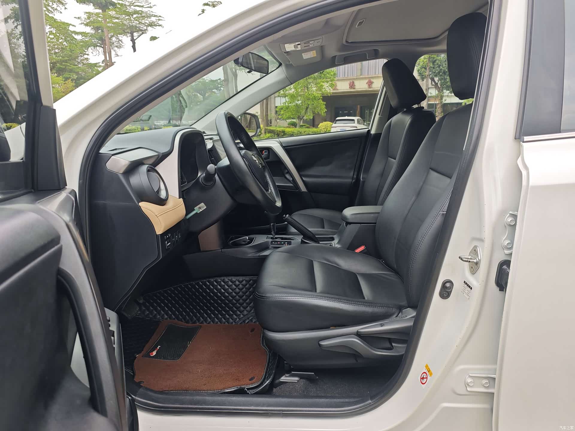 Toyota RAV4, 2017 12