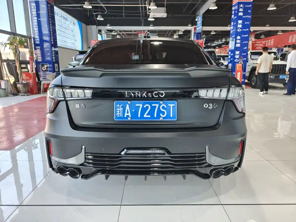 Lynk & Co 03