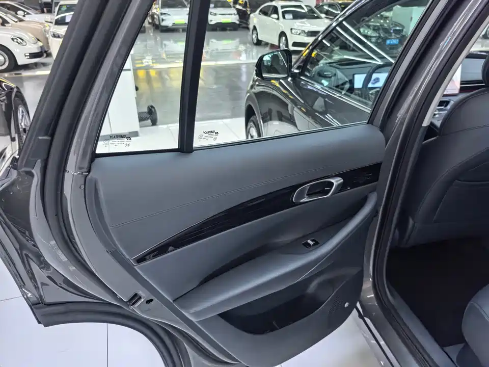 Geely Galaxy Galaxy E5