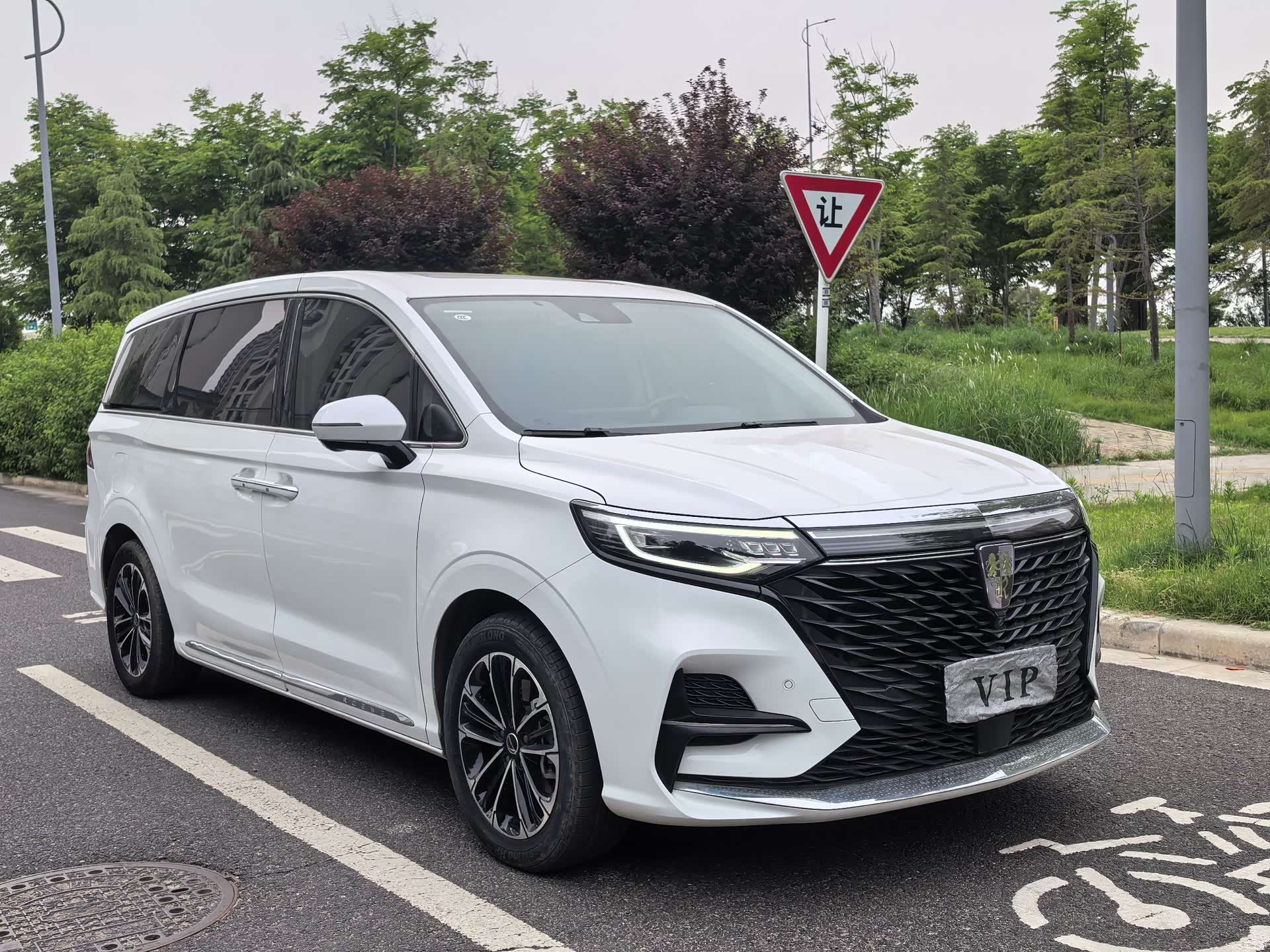 Roewe iMAX8, 2021 2