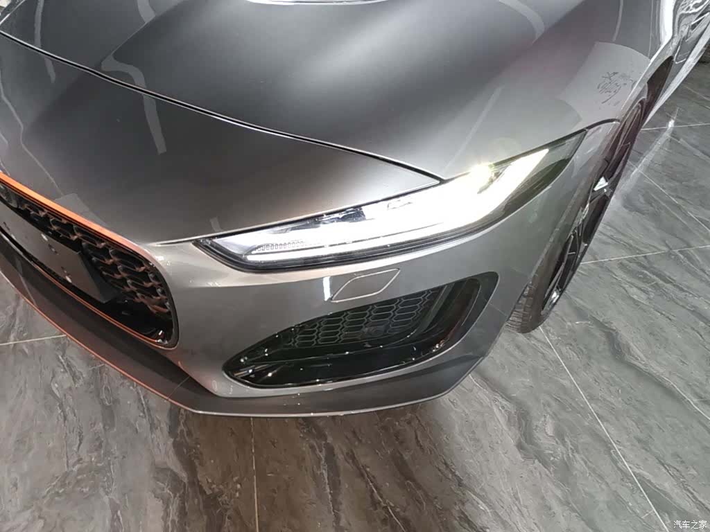 Jaguar F-TYPE, 2024 24