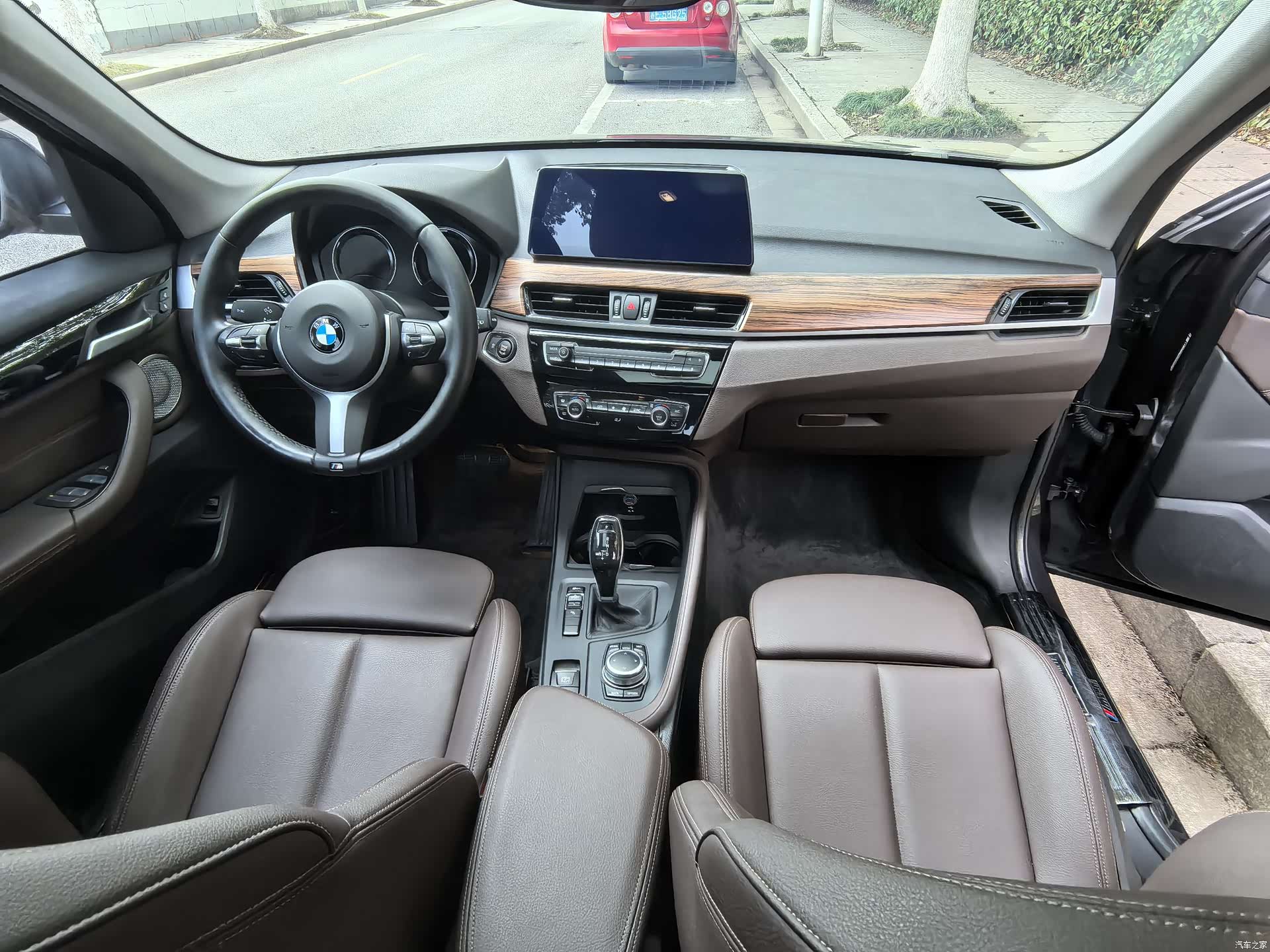 BMW X1, 2022 все фото