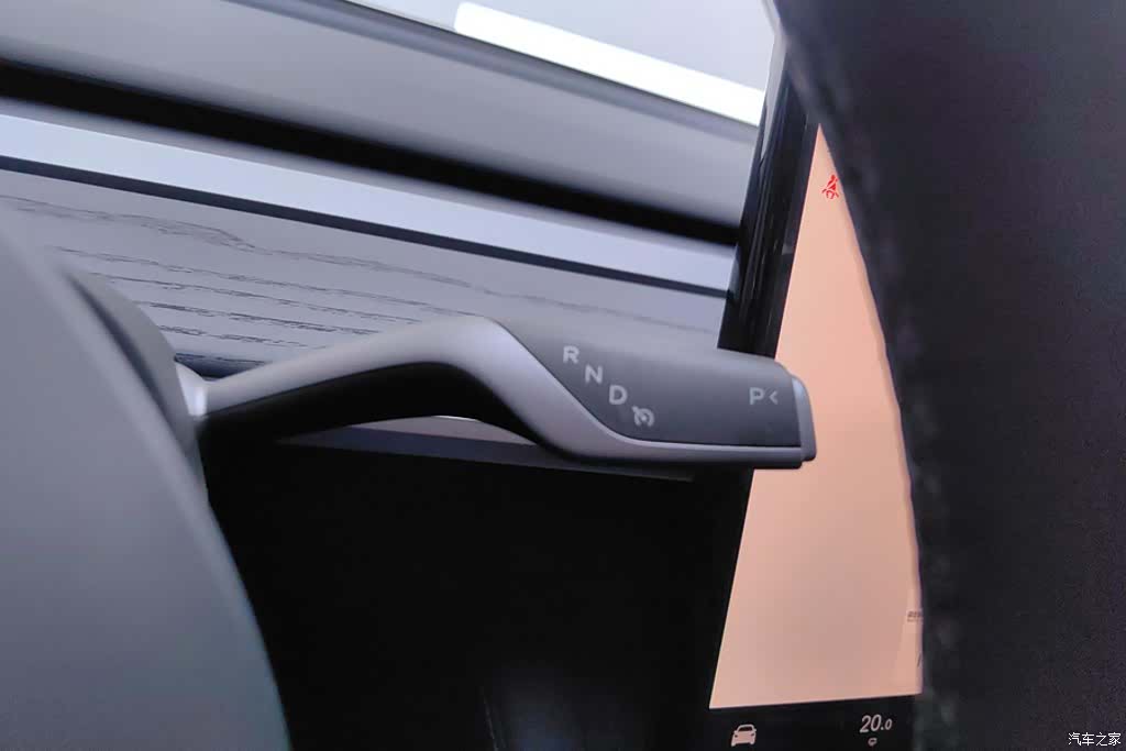 Tesla Model Y, 2024 16