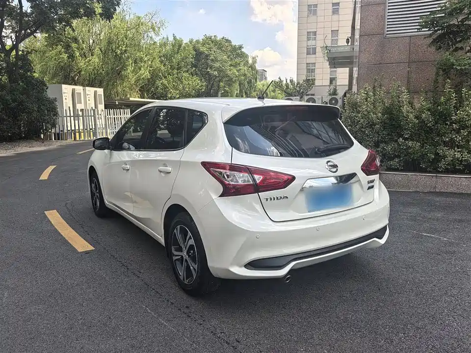 Nissan TIIDA