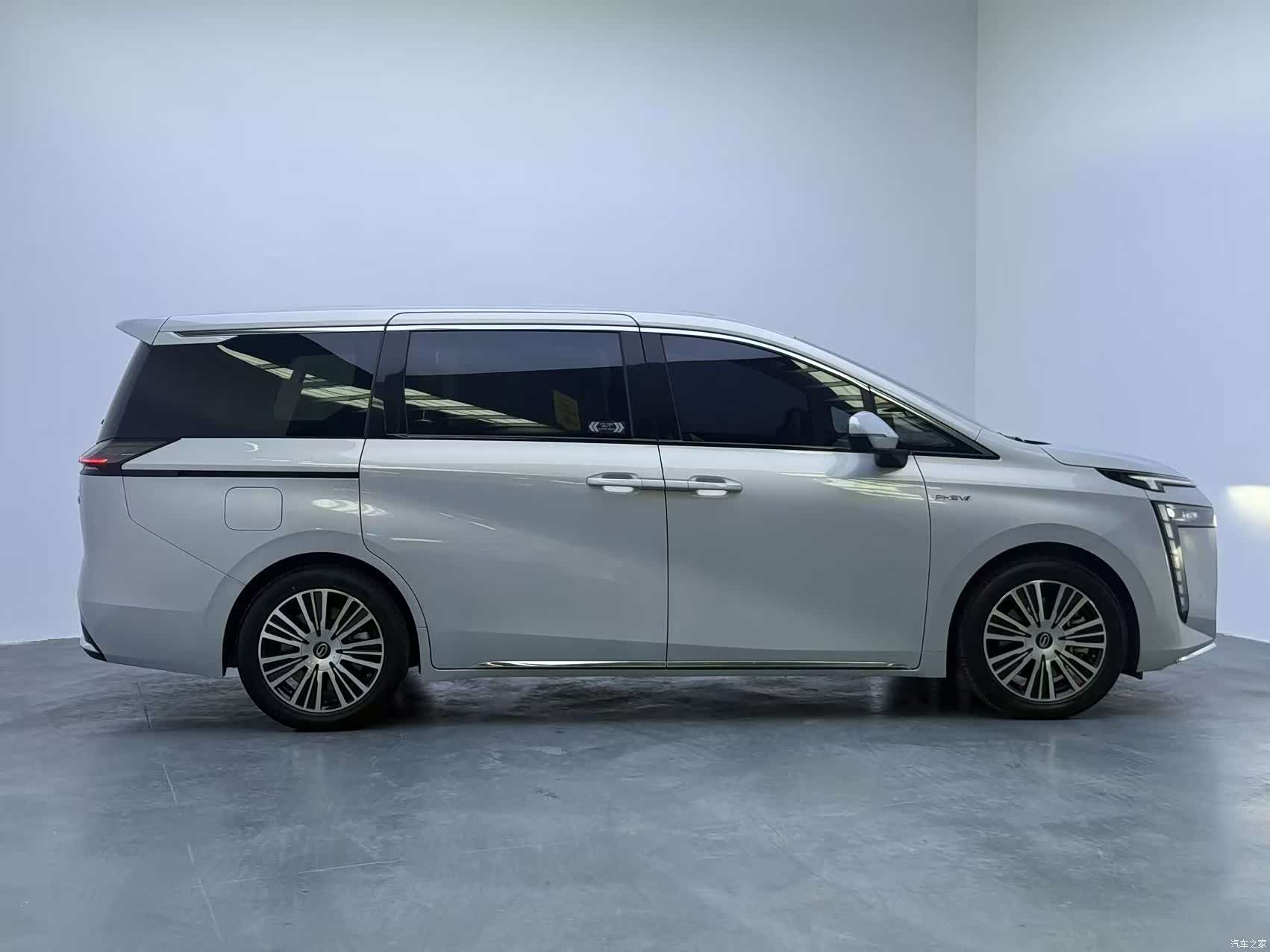 Trumpchi E8, 2024 9