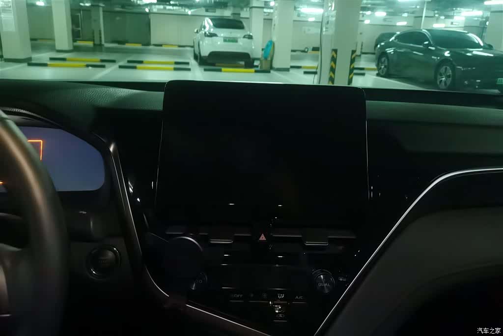 Toyota Camry, 2023 13