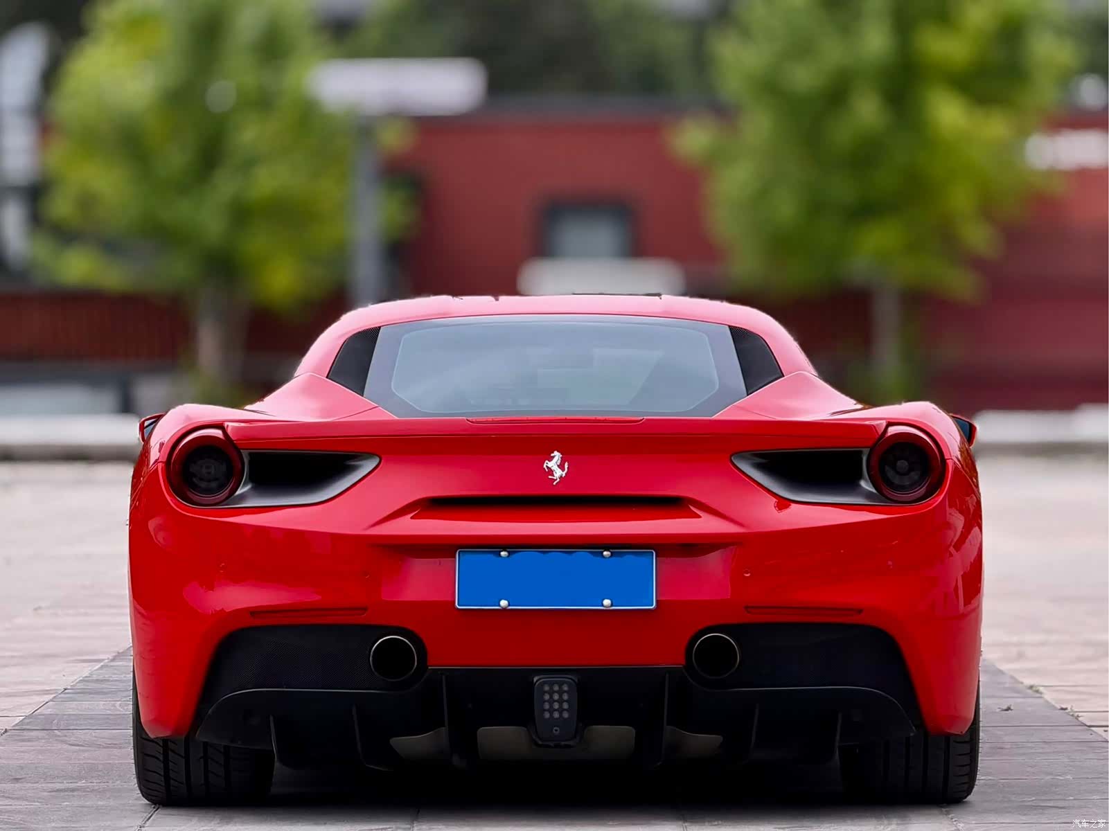 Ferrari 488, 2016 13
