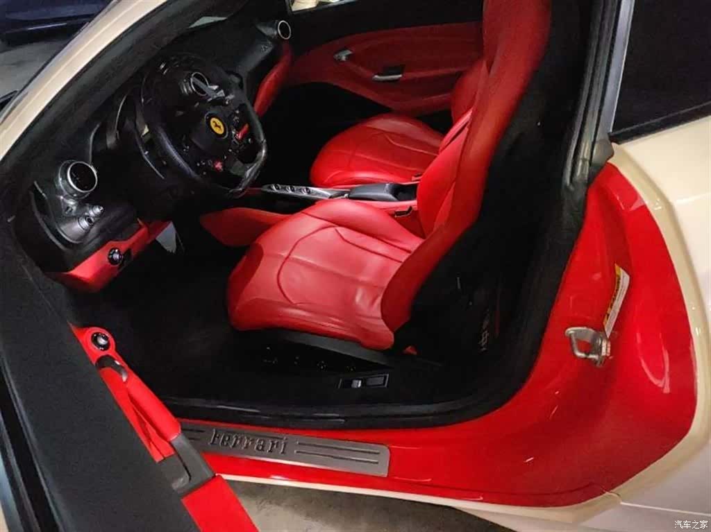 Ferrari F8, 2021 7