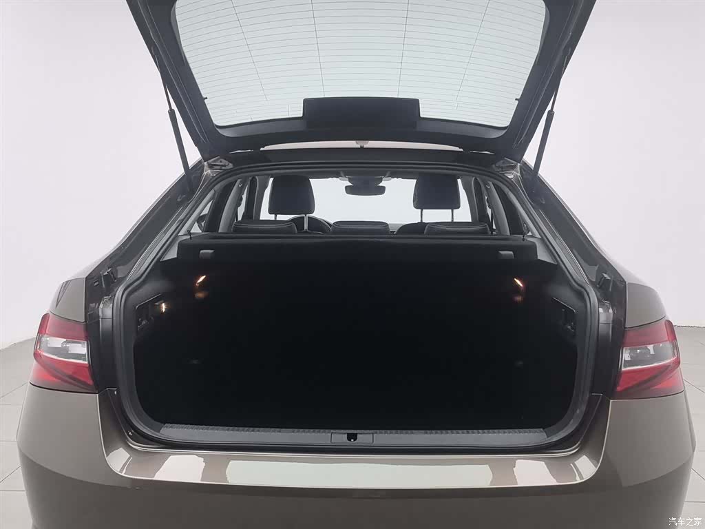 Skoda Superb, 2017 16