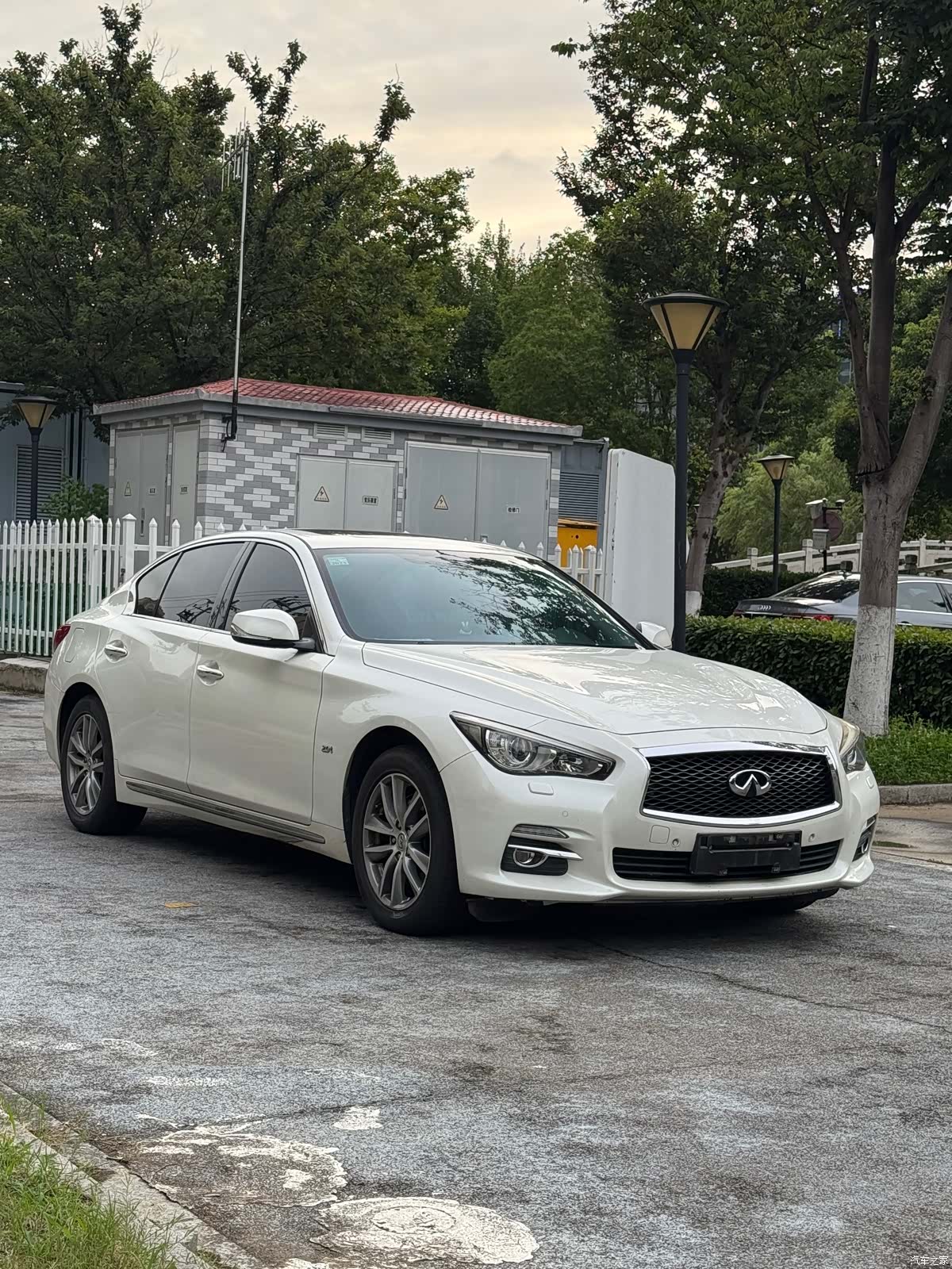 Infiniti Q50L, 2016 3