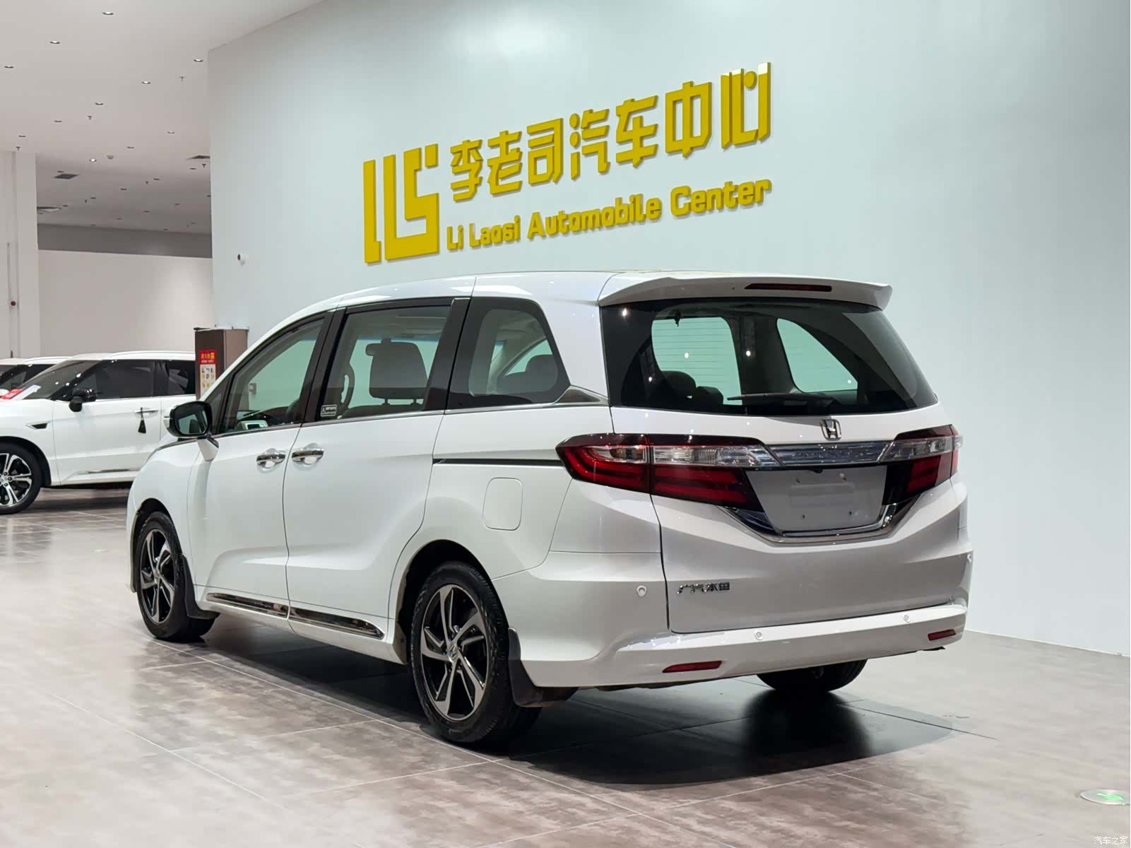 Honda Odyssey, 2018 все фото