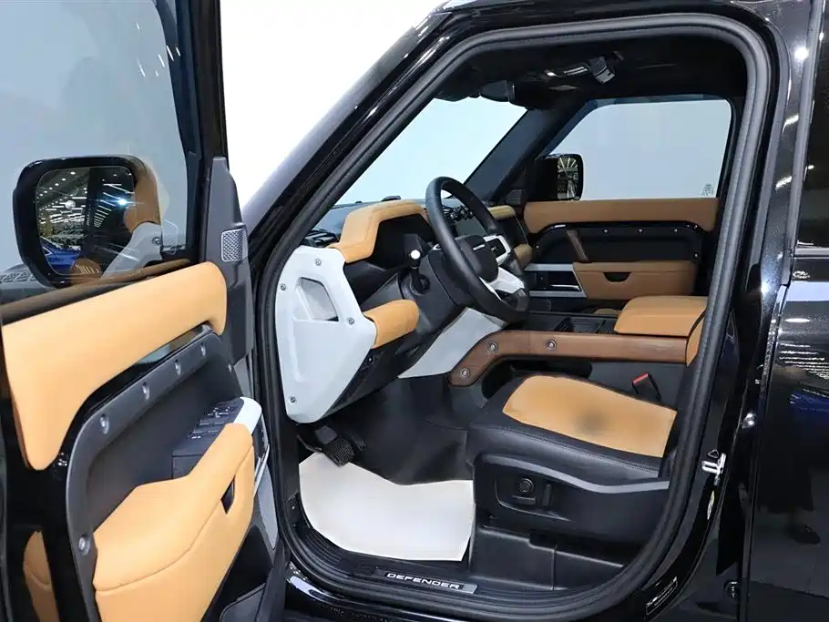 Land Rover guard