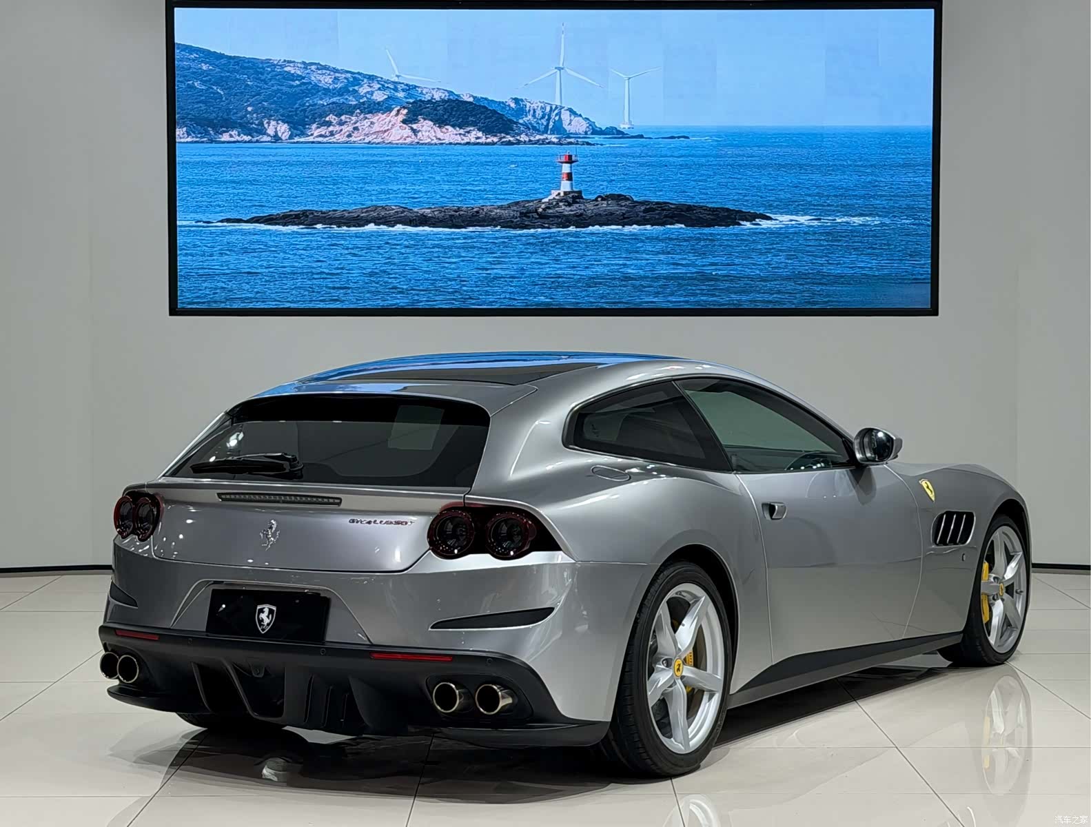 Ferrari GTC4Lus, 2019 4