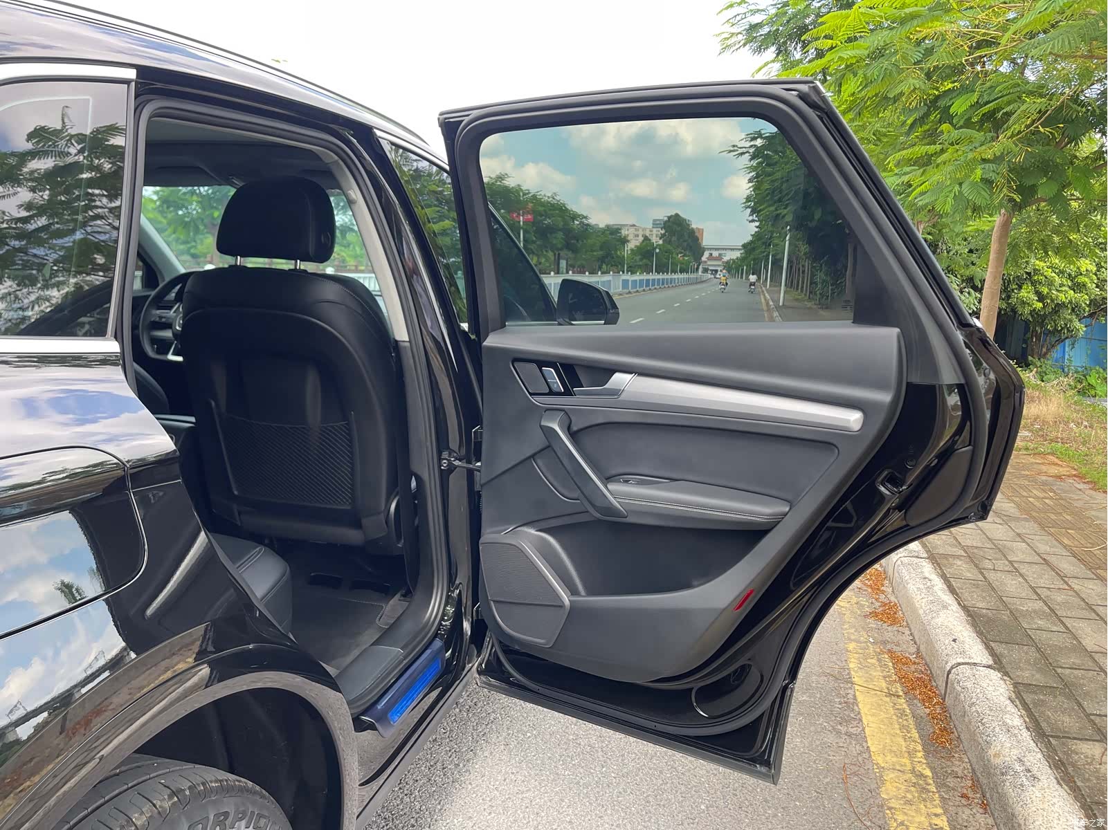 Audi Q5L, 2025 16