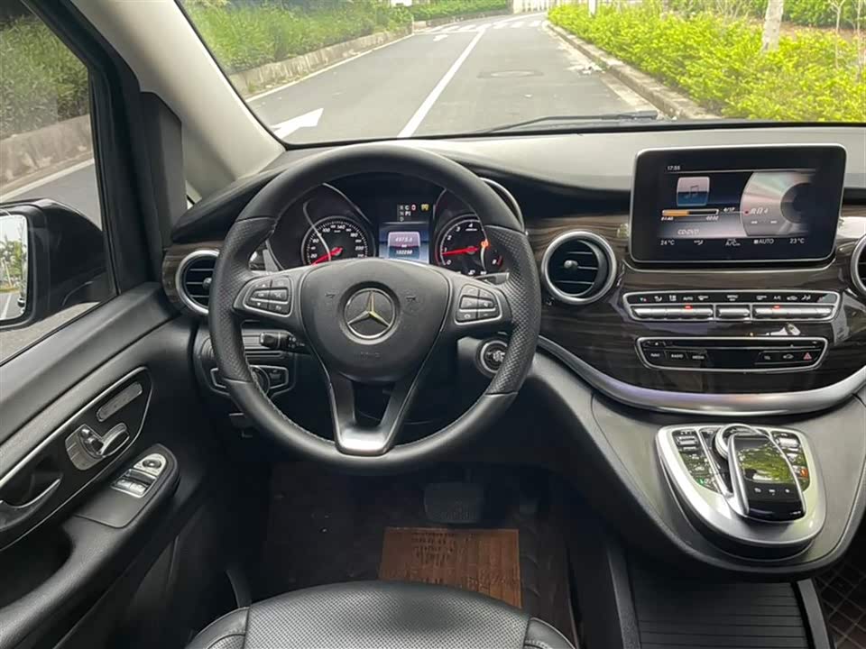 Mercedes-Benz V-class