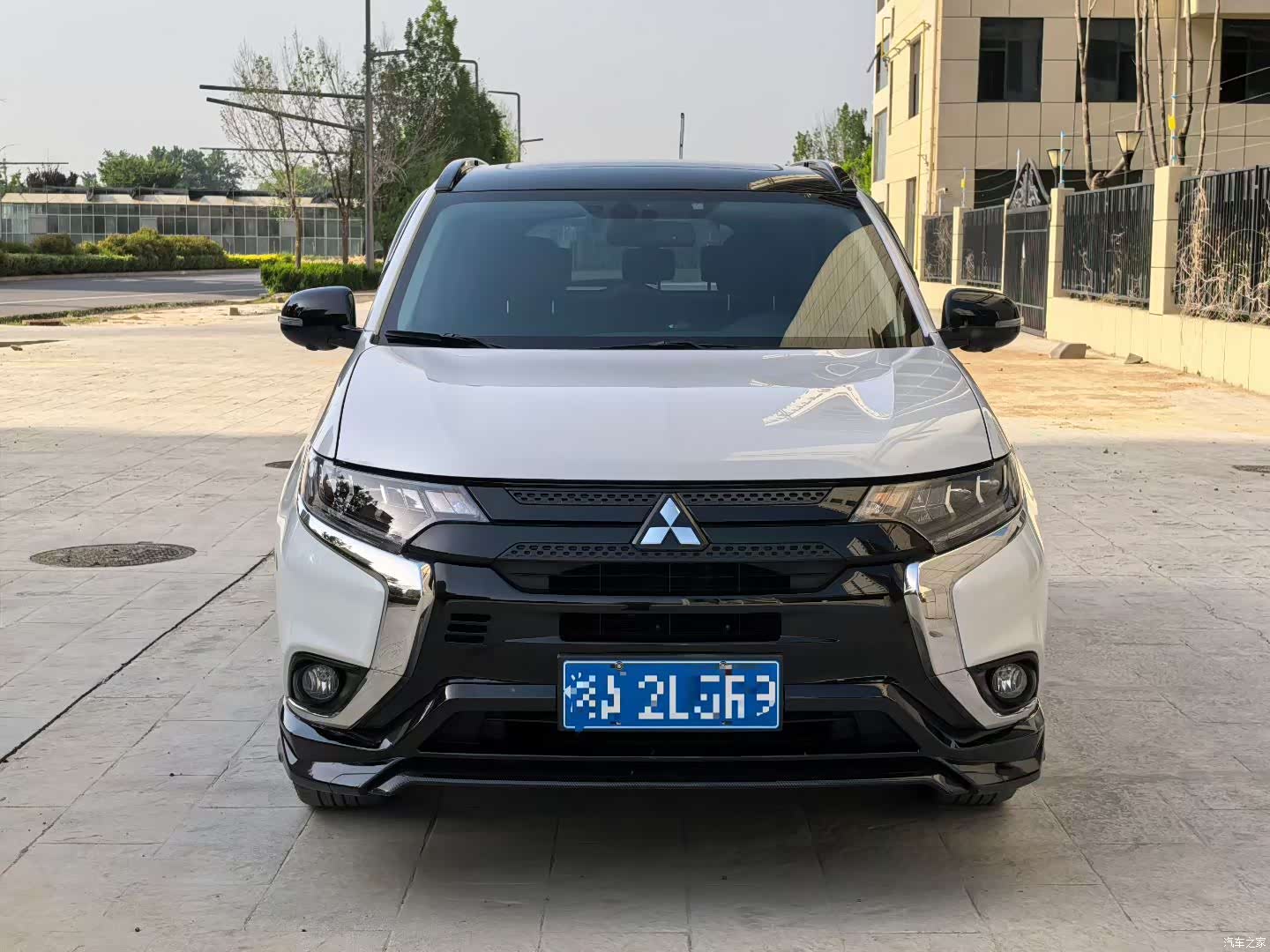 Mitsubishi Outlander, 2023 2