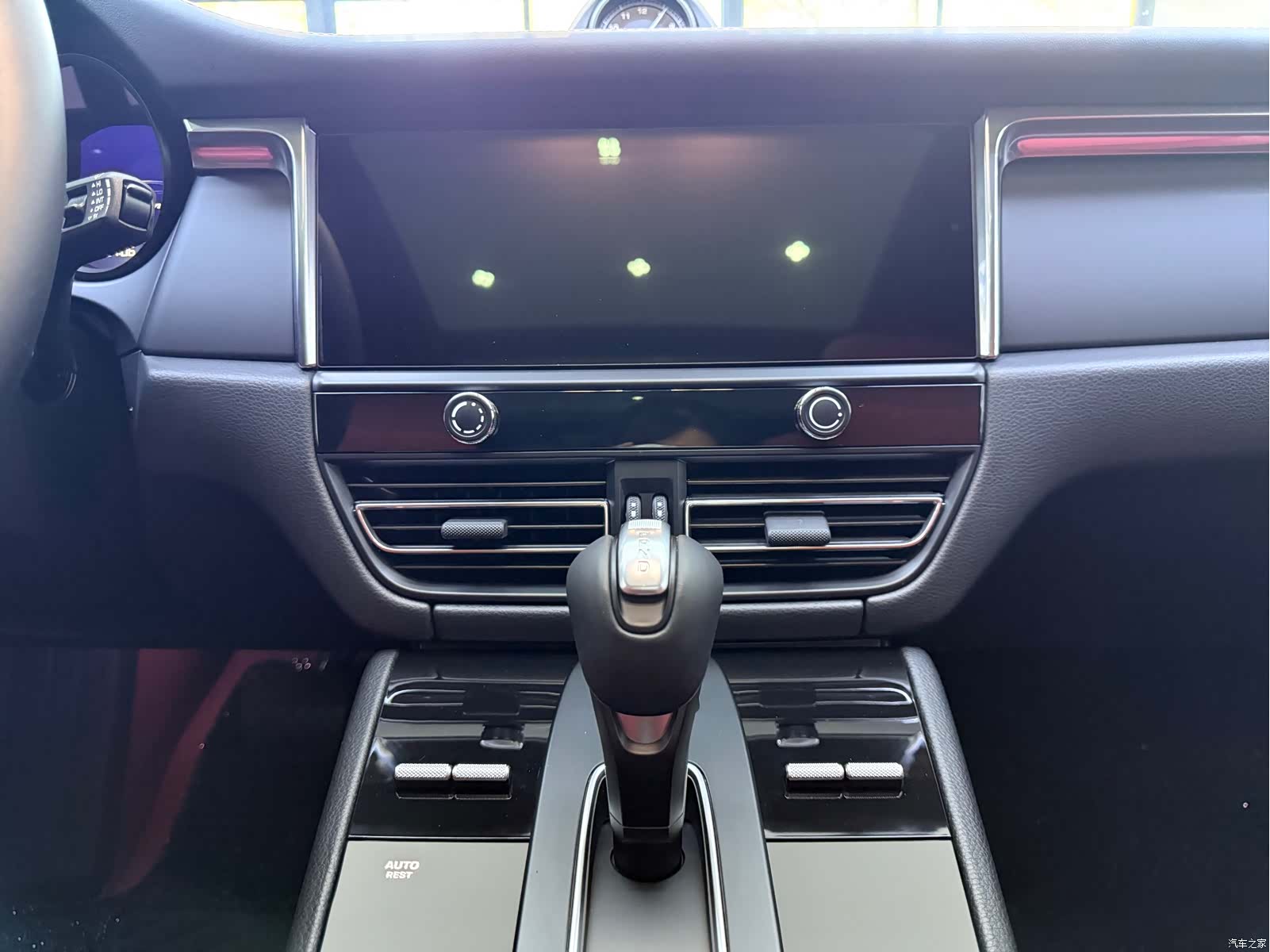 Porsche Macan, 2025 18