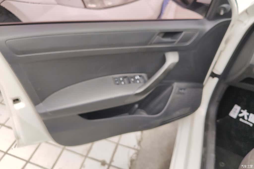 Skoda Rapid, 2018 7
