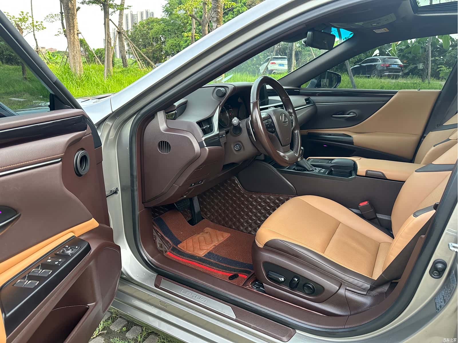 Lexus ES, 2020 4