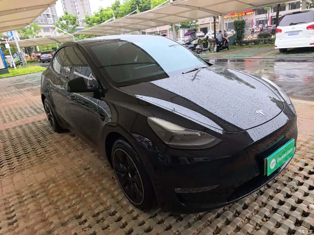 Tesla Model Y, 2021 4