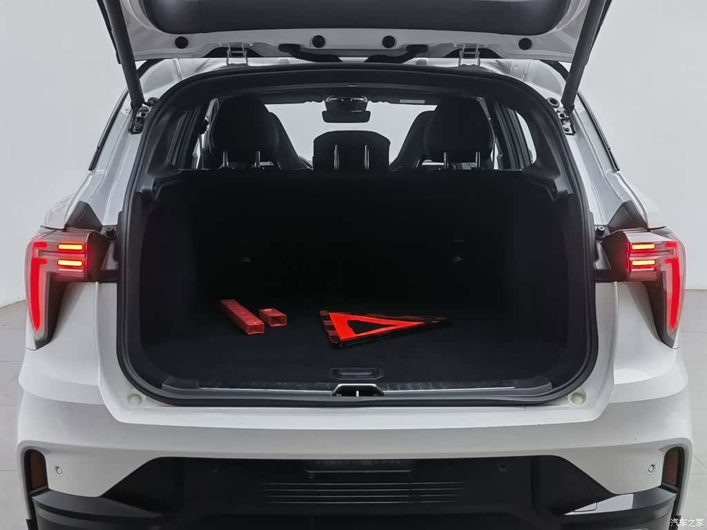Lynk & Co 01, 2023 16
