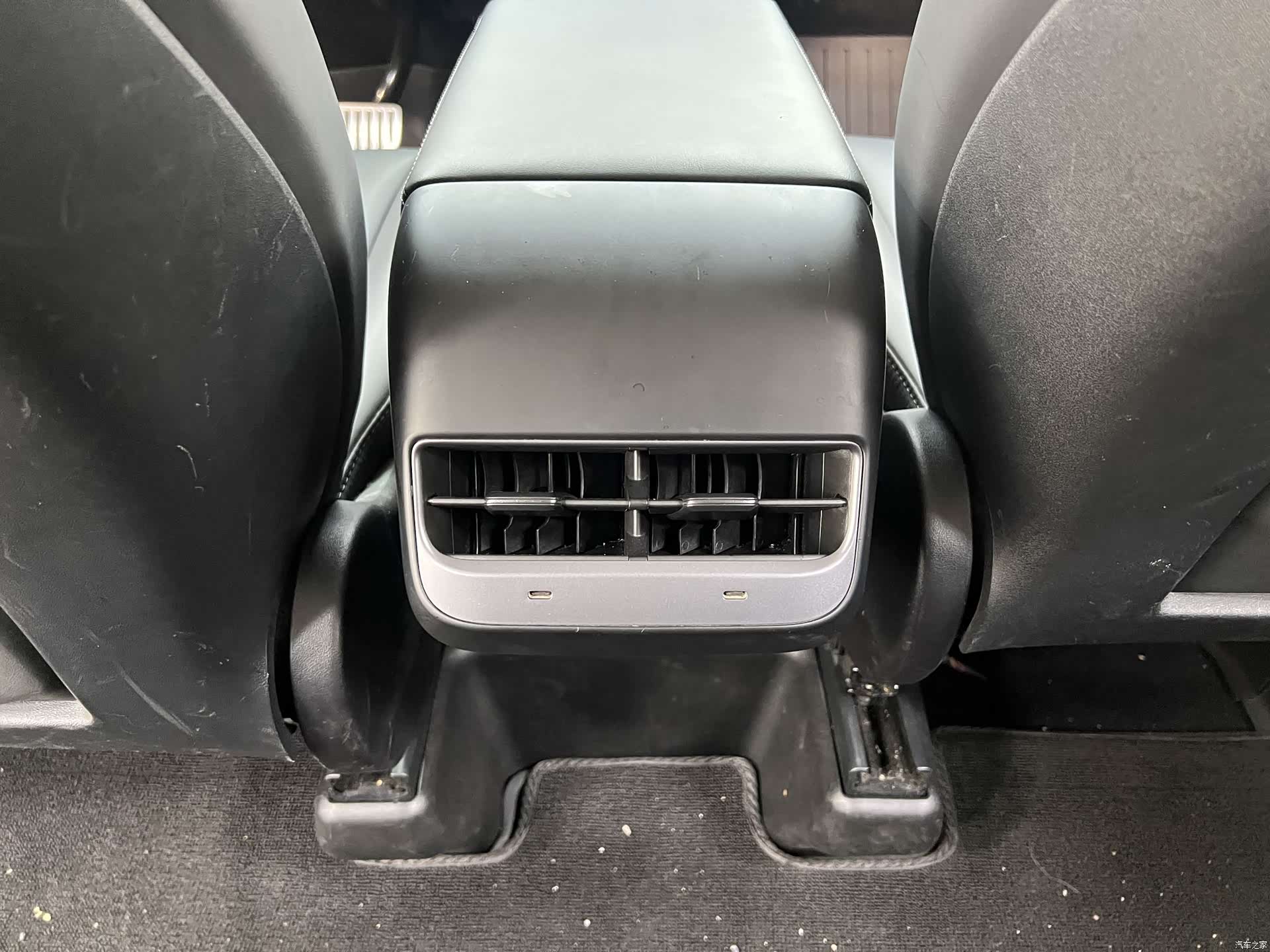 Tesla Model Y, 2023 19