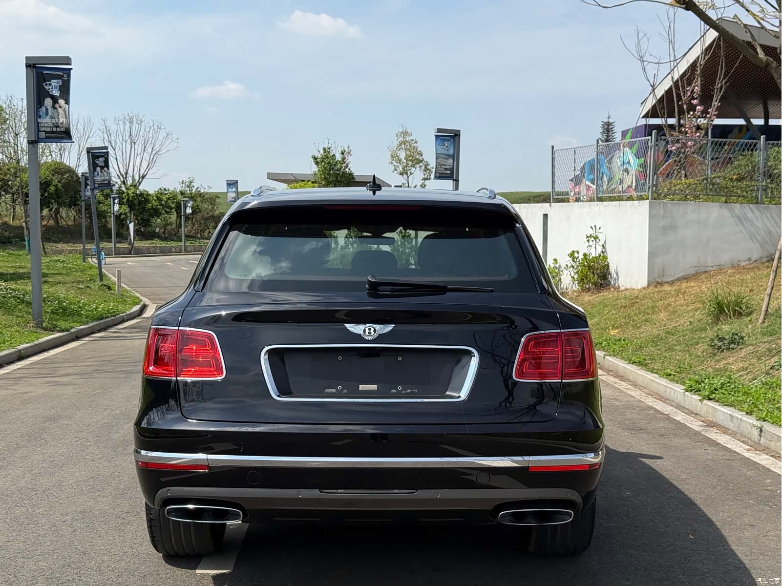 Bentley Bentayga, 2016 14