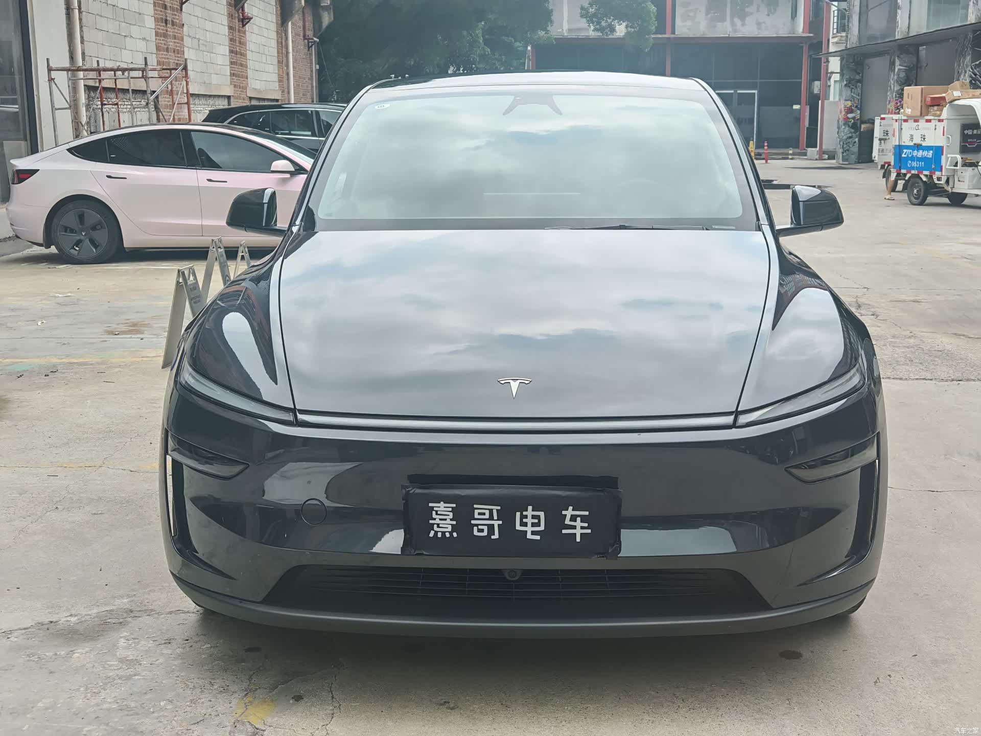 Tesla Model Y, 2025 2