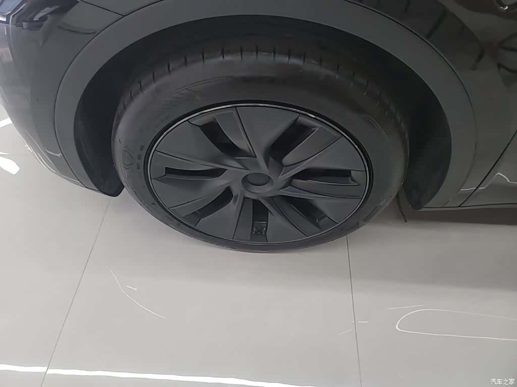 Tesla Model Y, 2024 23