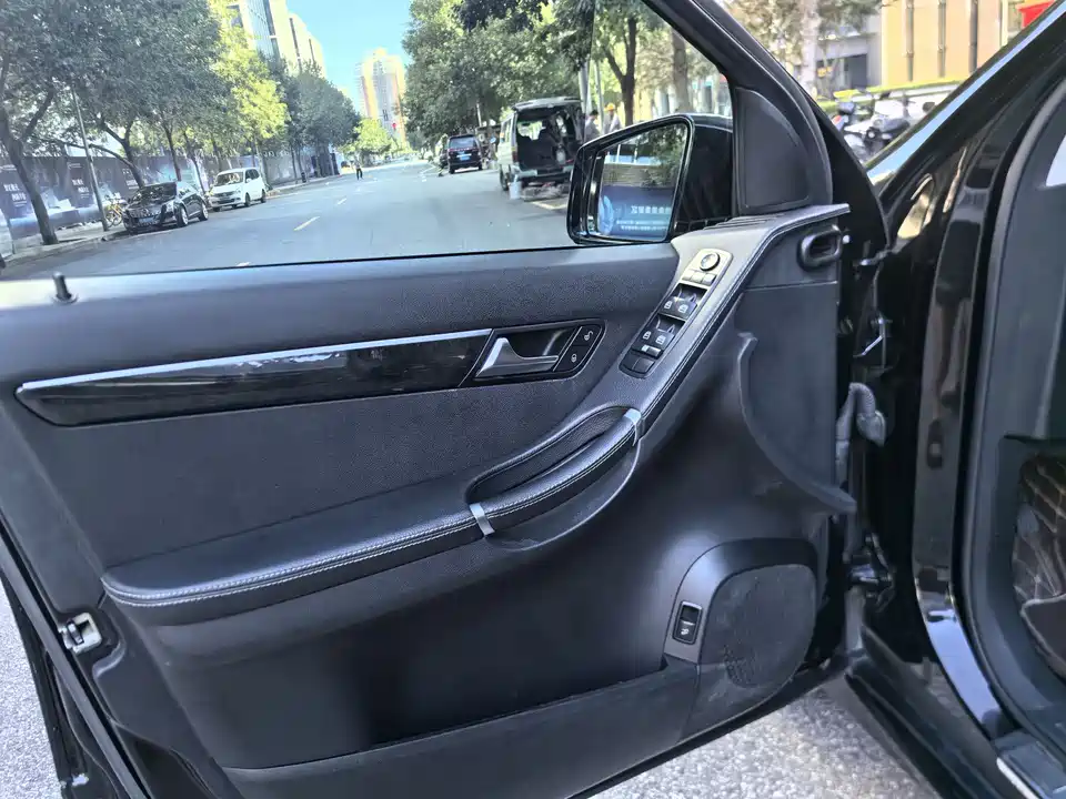 Mercedes-Benz R-class
