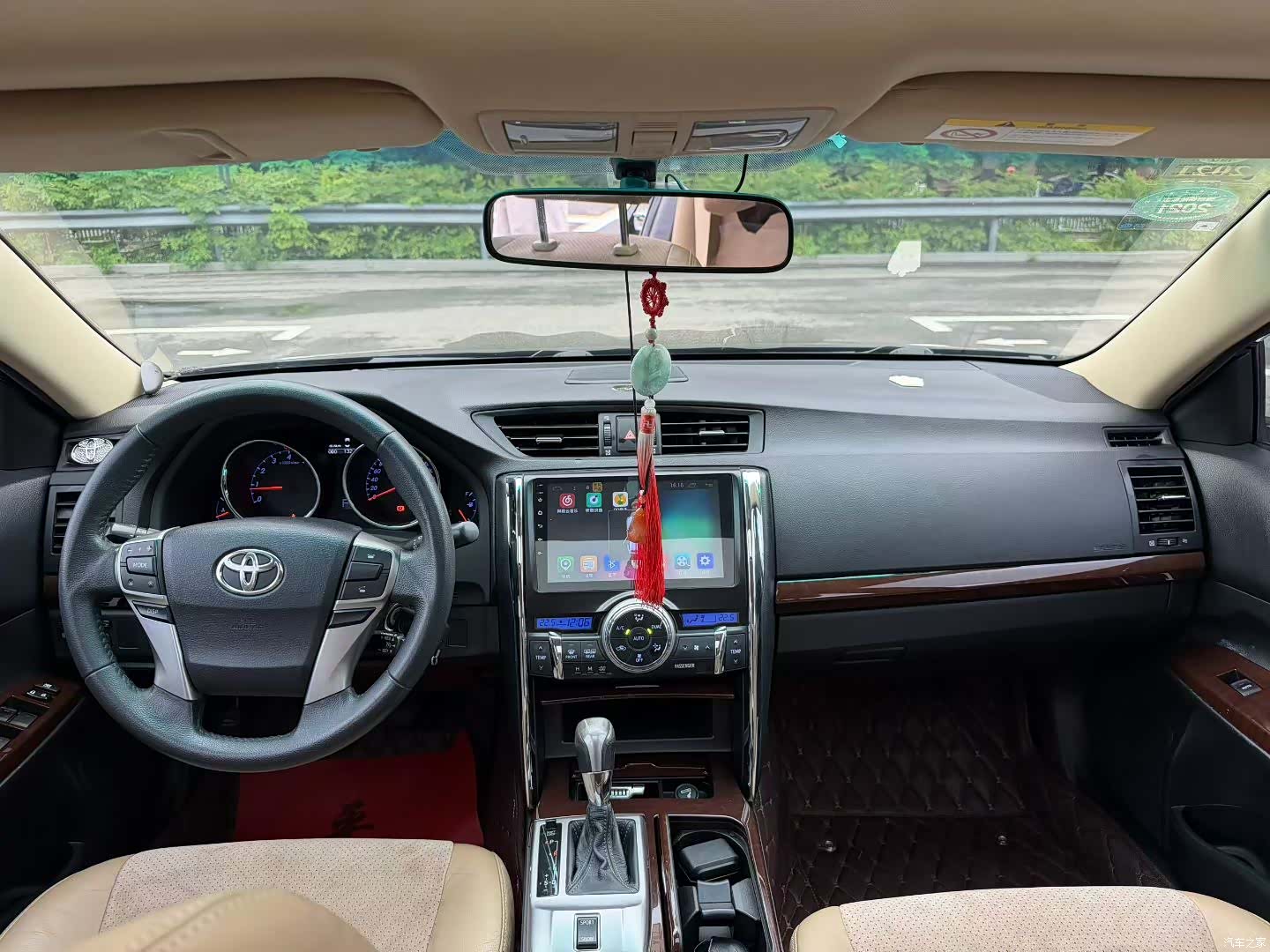 Toyota 2.5V, 2014 6