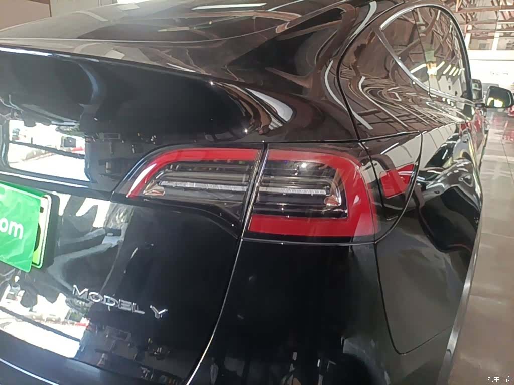 Tesla Model Y, 2024 8