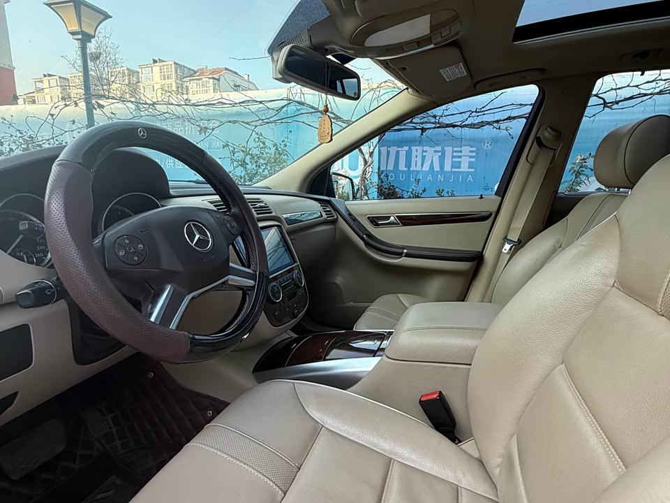 Mercedes-Benz R-class