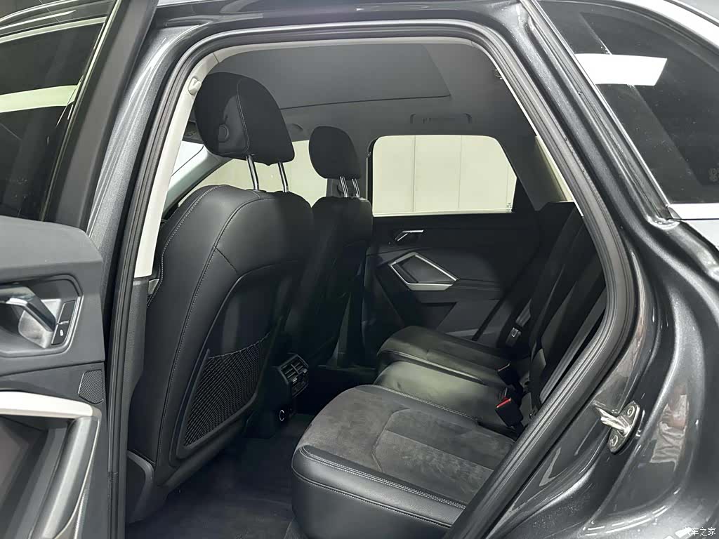 Audi Q3, 2022 2