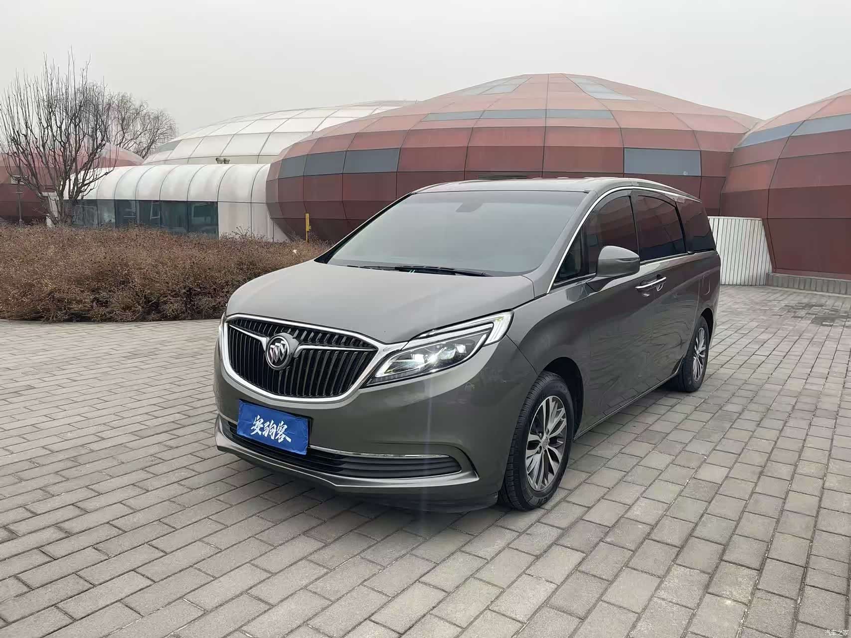 Buick GL8, 2017 1
