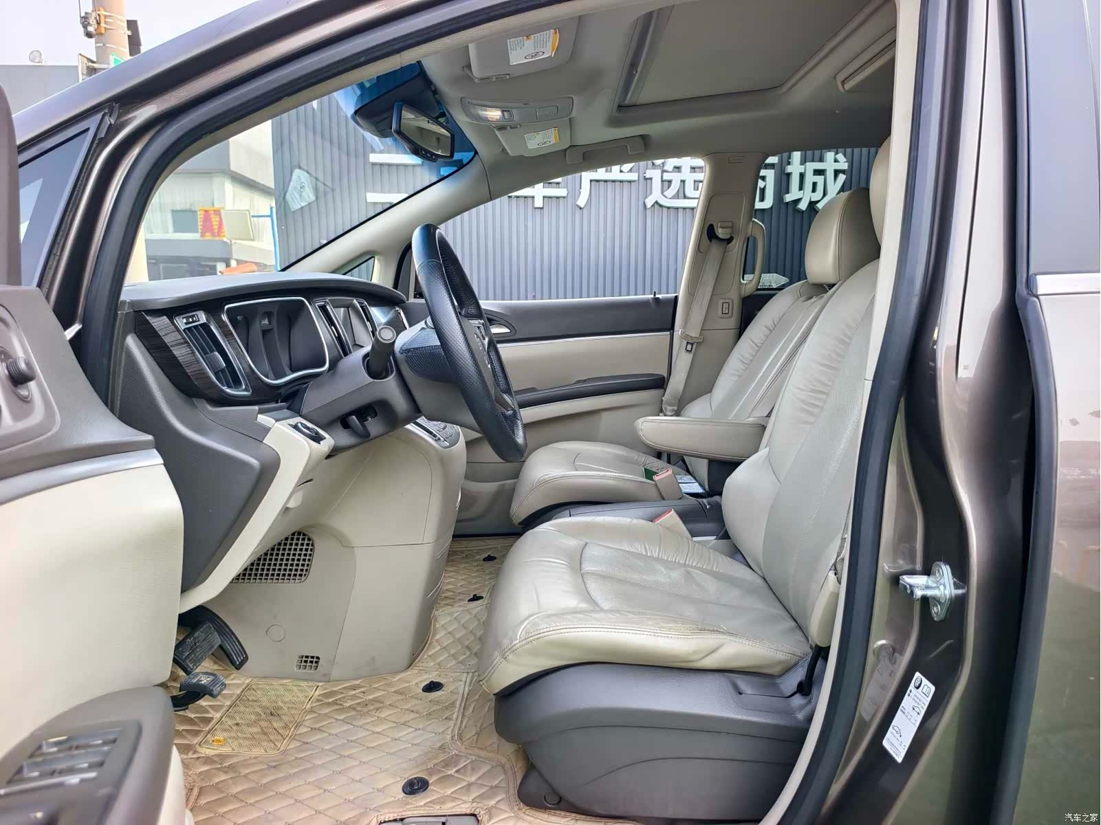 Buick GL8, 2013 13