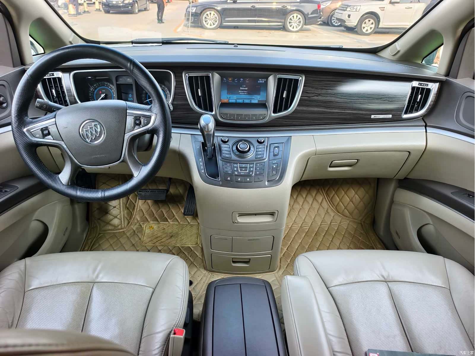 Buick GL8, 2013 9