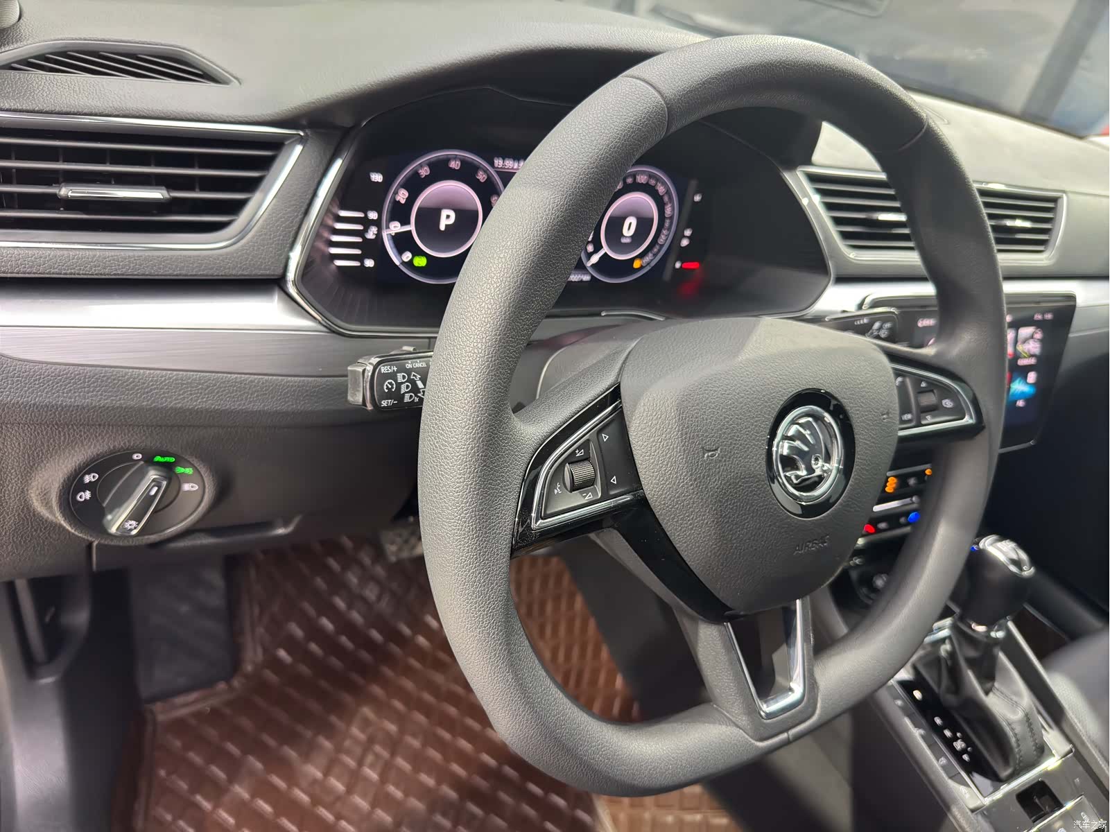 Skoda Superb, 2023 9