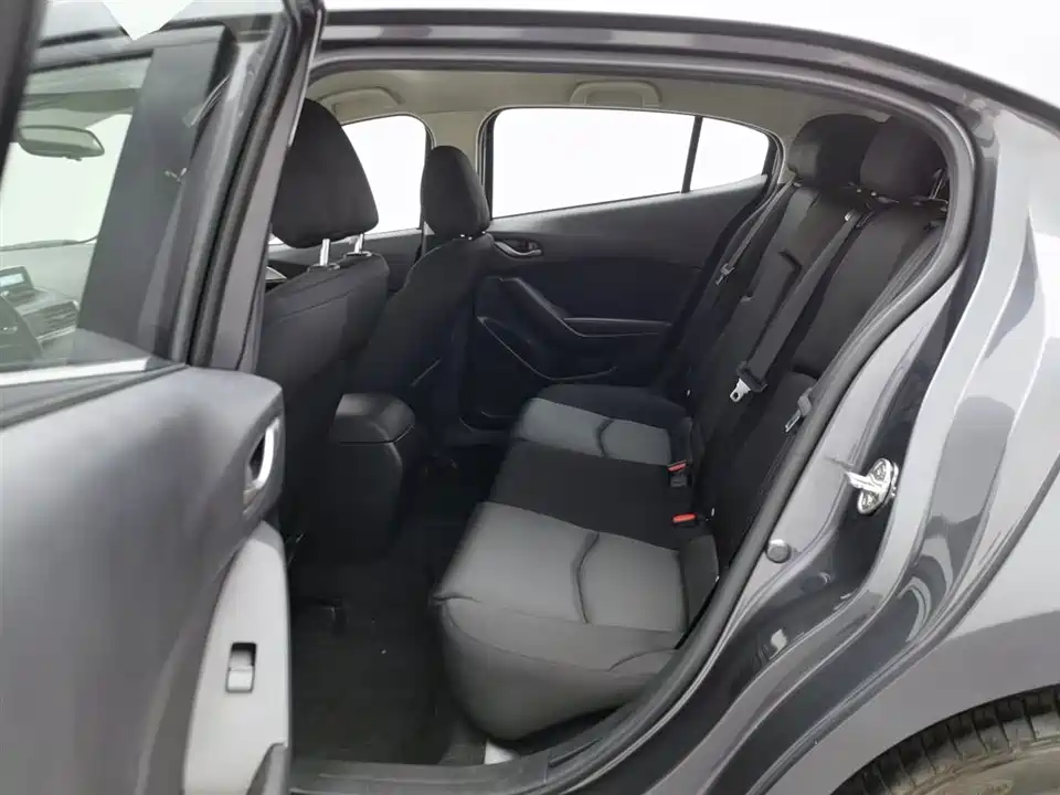 Mazda 3 Angkesaila