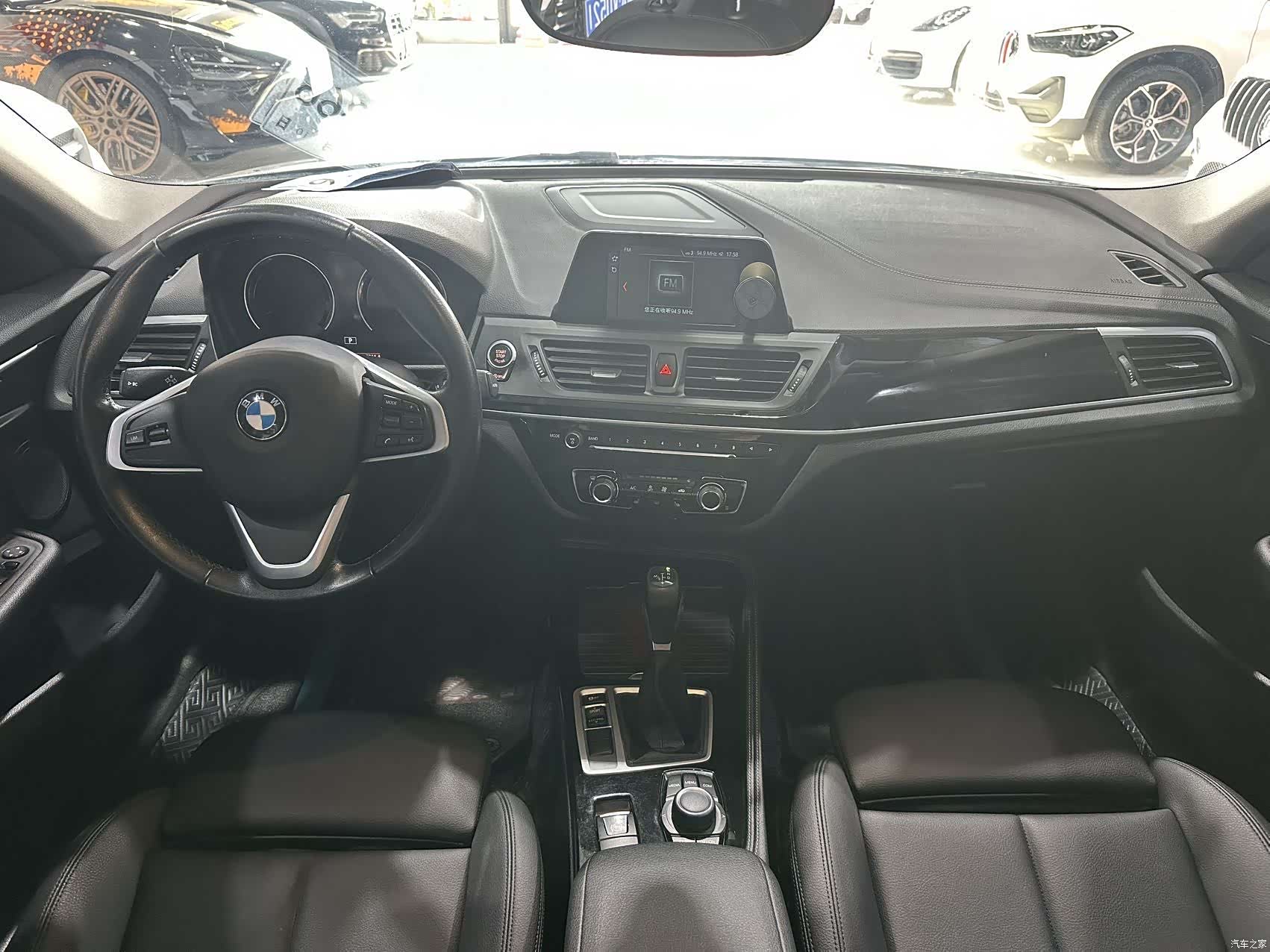 BMW 1 Series, 2019 все фото