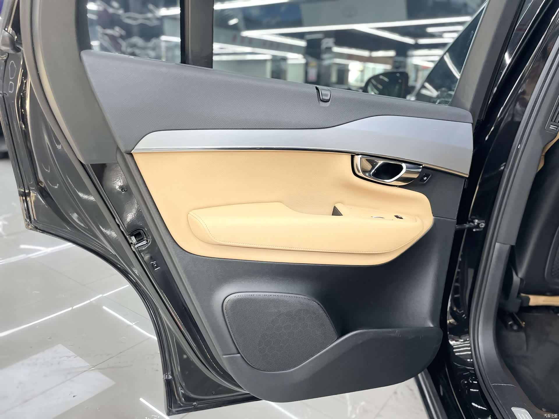 Volvo XC90, 2017 11