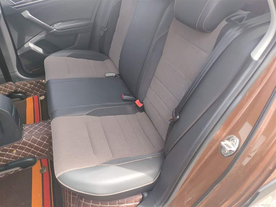 Volkswagen C-TREK Wei Collar