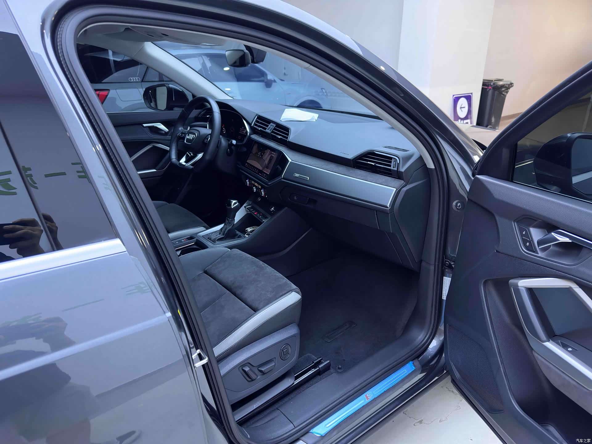 Audi Q3, 2022 10
