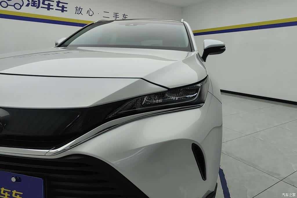 Toyota Harrier, 2023 все фото
